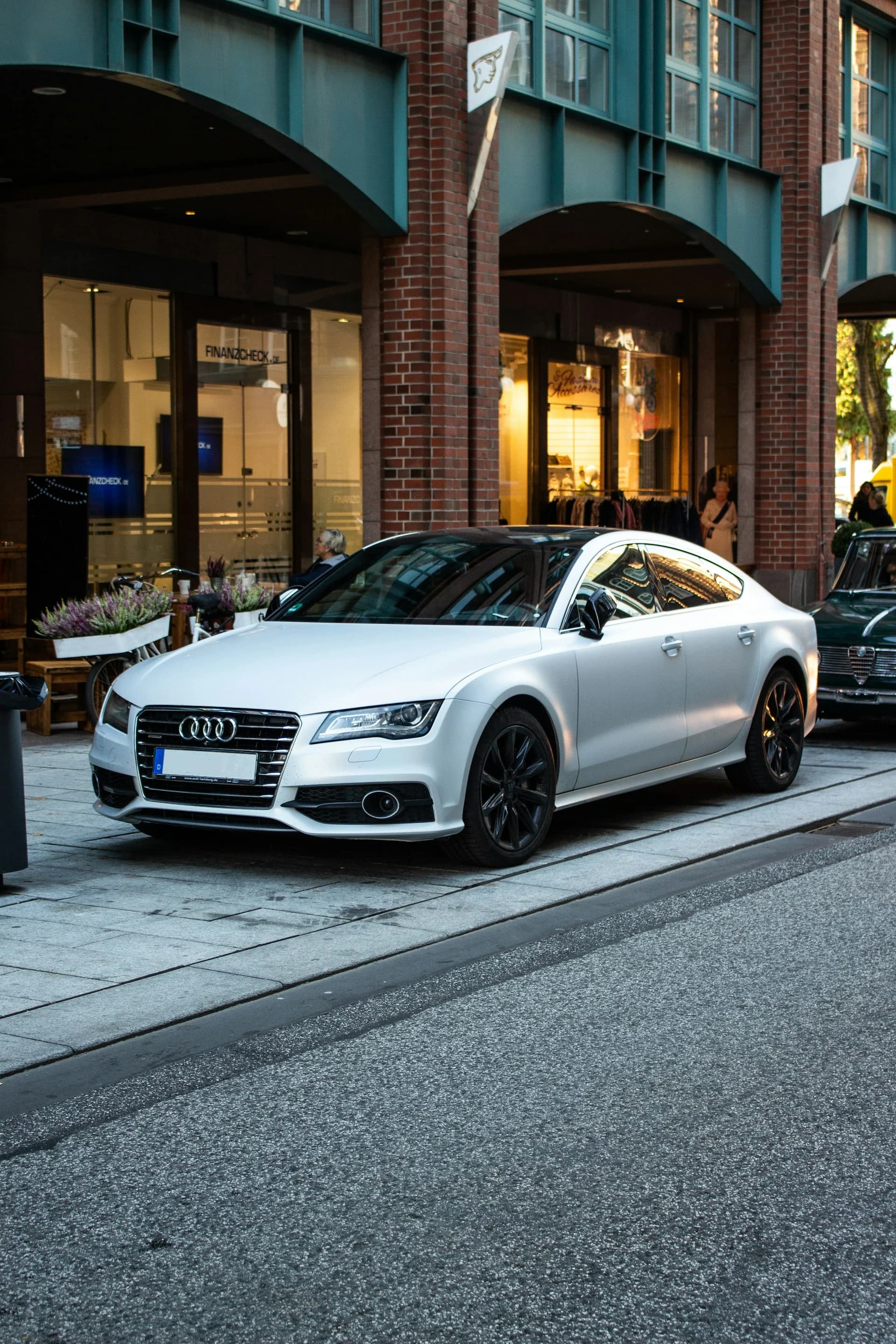 Audi A8 L